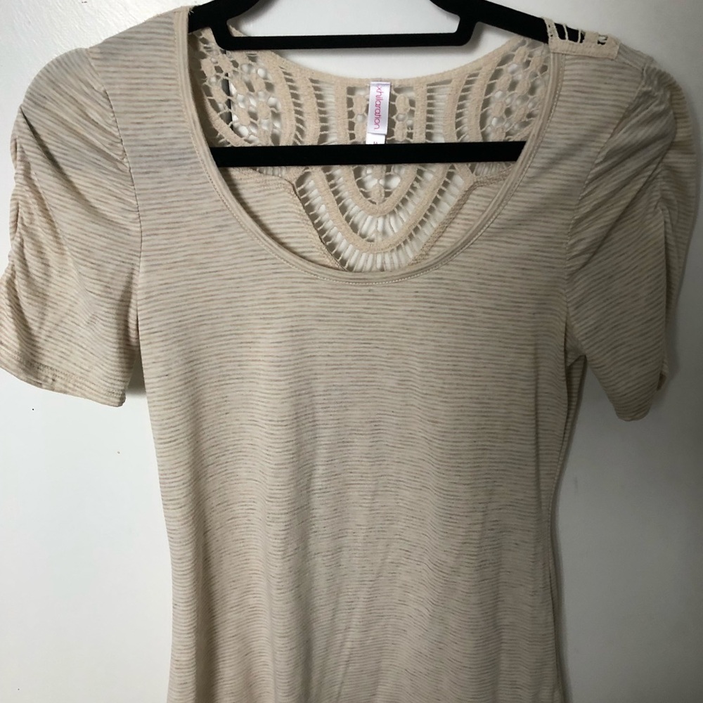 Long, short sleeve shirt.